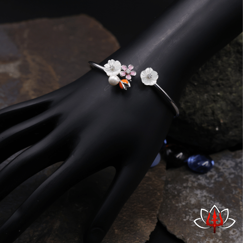 floral silver kada
